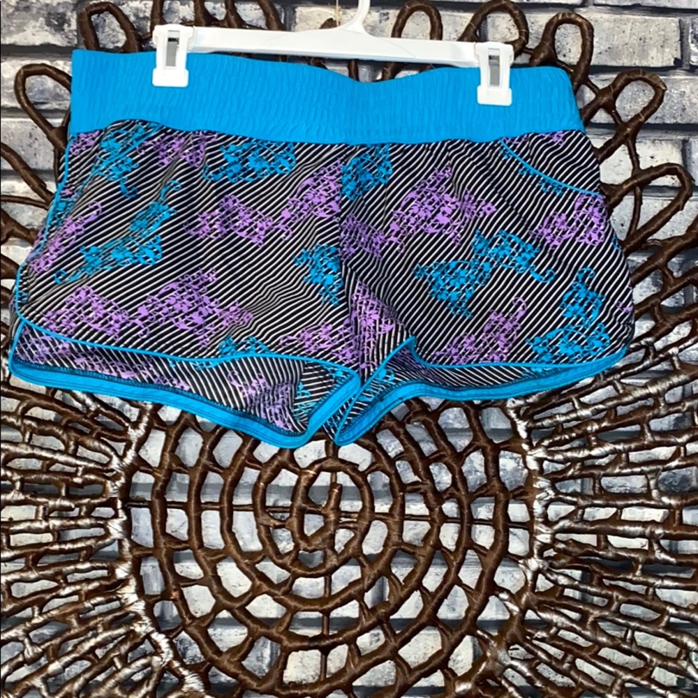 Short shorts floral large Xhilaration